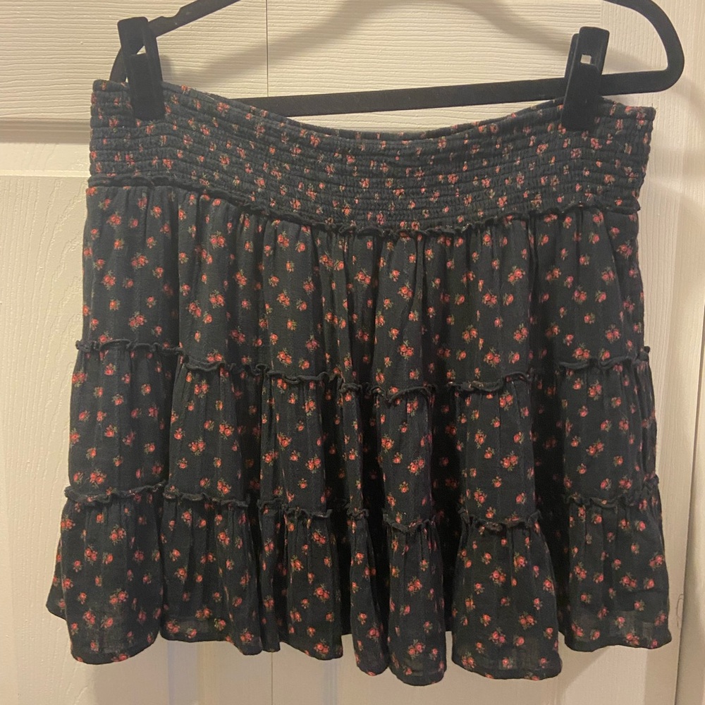 🍀5 for $25🍀American Eagle Black Tiered Skater Skirt w/Miniature Cherry Design